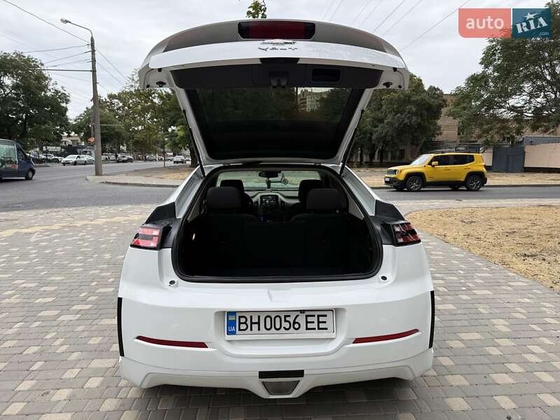 Хэтчбек Chevrolet Volt 2015 в Одессе