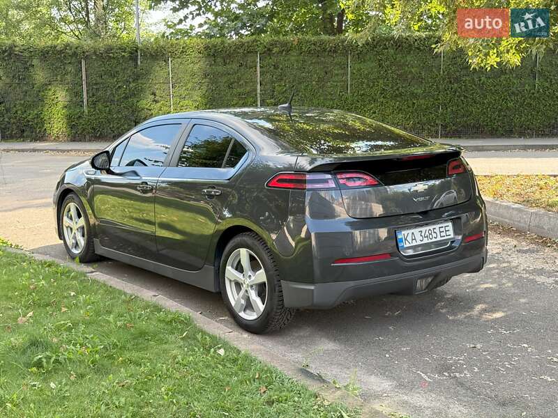 Хэтчбек Chevrolet Volt 2014 в 