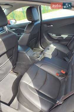 Хэтчбек Chevrolet Volt 2016 в 