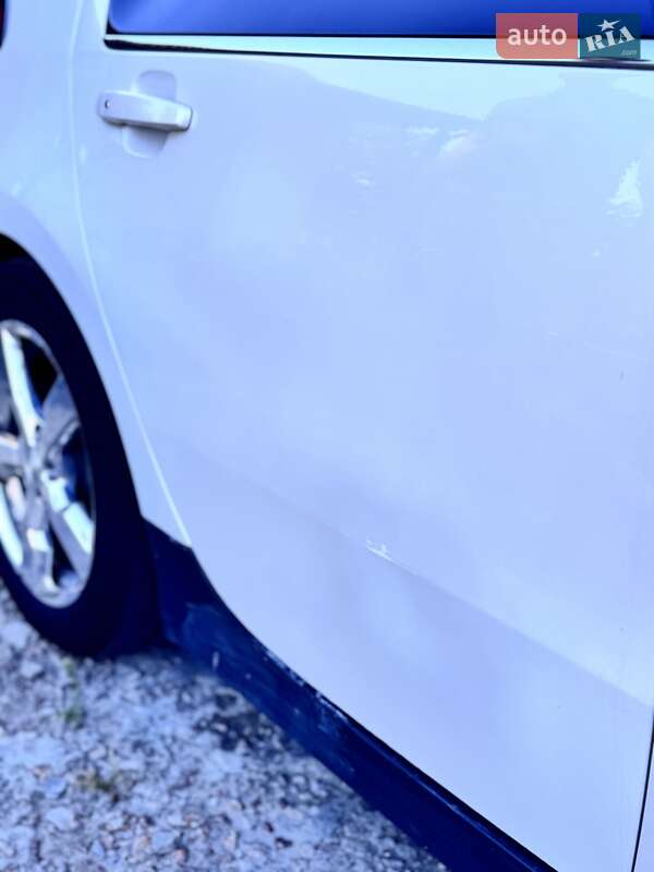 Хетчбек Chevrolet Volt 2011 в Києві фото 6 Хетчбек Chevrolet Volt 2011 в Києві
