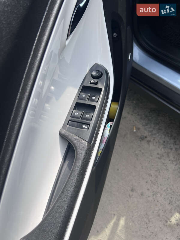 Хэтчбек Chevrolet Volt 2013 в Житомире фото 30 Хэтчбек Chevrolet Volt 2013 в Житомире