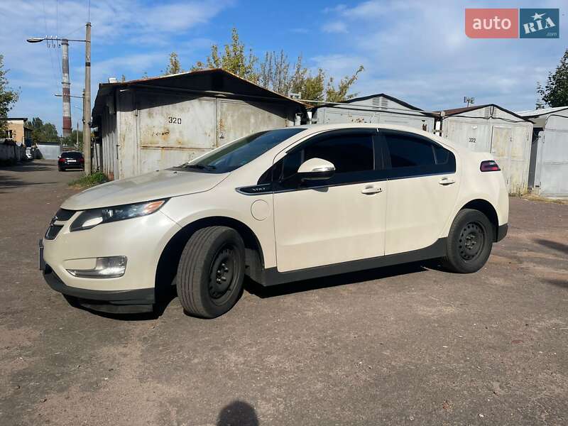 Хэтчбек Chevrolet Volt 2012 в Киеве
