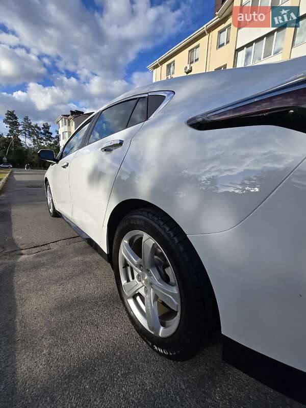 Хэтчбек Chevrolet Volt 2018 в Ирпене