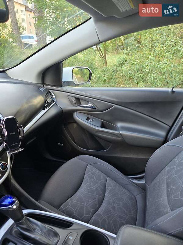 Хэтчбек Chevrolet Volt 2018 в Ирпене