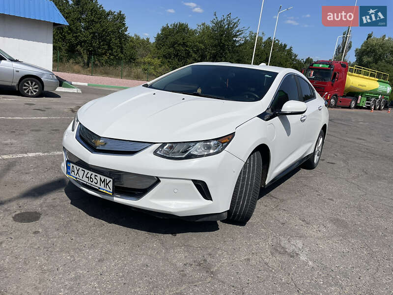 Хэтчбек Chevrolet Volt 2015 в Каменском