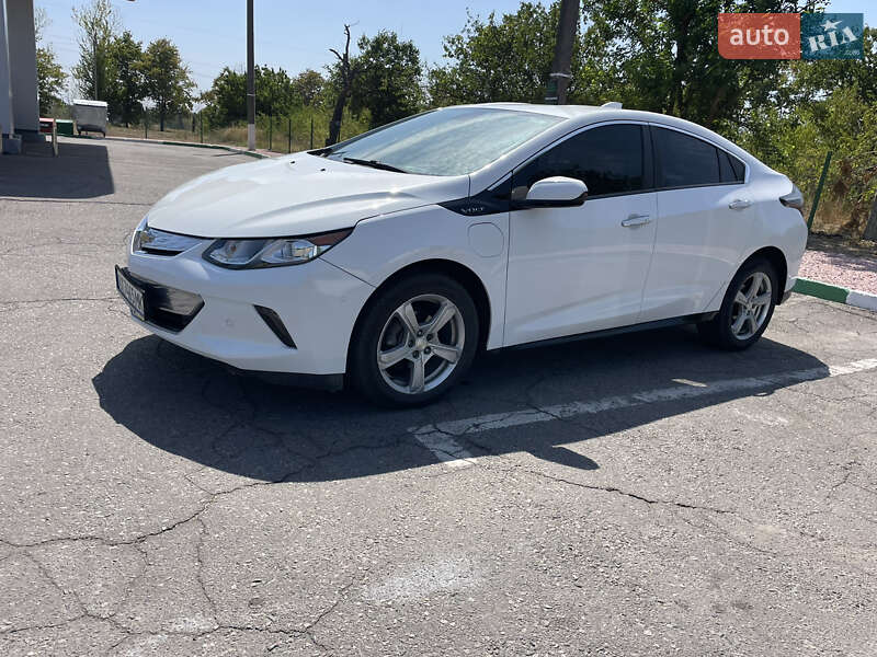 Хэтчбек Chevrolet Volt 2015 в Каменском