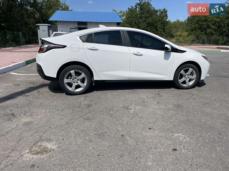 Хэтчбек Chevrolet Volt 2015 в Каменском