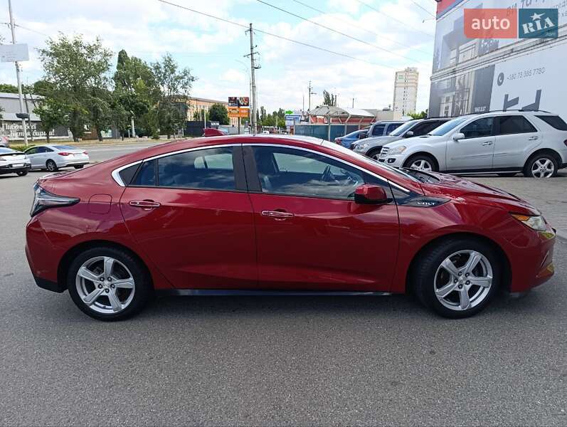 Хэтчбек Chevrolet Volt 2018 в Киеве