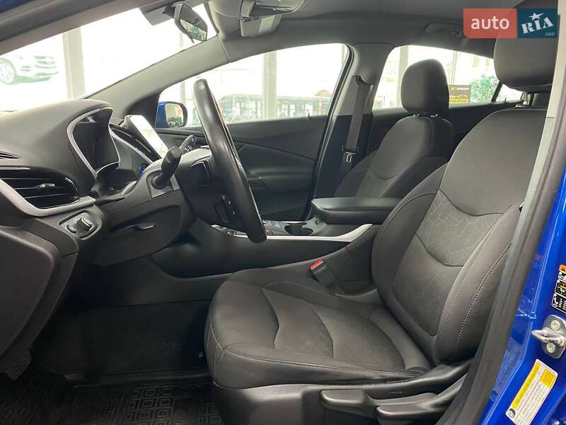 Хэтчбек Chevrolet Volt 2017 в Киеве