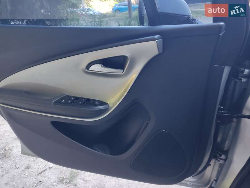 Хэтчбек Chevrolet Volt 2014 в Днепре фото 27 Хэтчбек Chevrolet Volt 2014 в Днепре