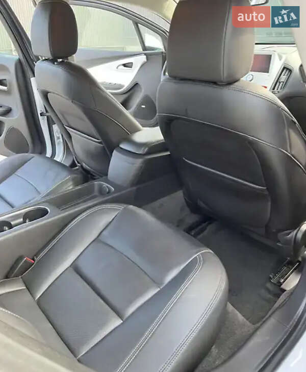 Хетчбек Chevrolet Volt 2011 в Львові фото 3 Хетчбек Chevrolet Volt 2011 в Львові