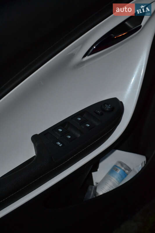 Хетчбек Chevrolet Volt 2012 в Львові