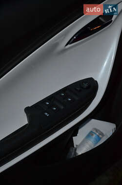 Хетчбек Chevrolet Volt 2012 в  фото 16 Хетчбек Chevrolet Volt 2012 в