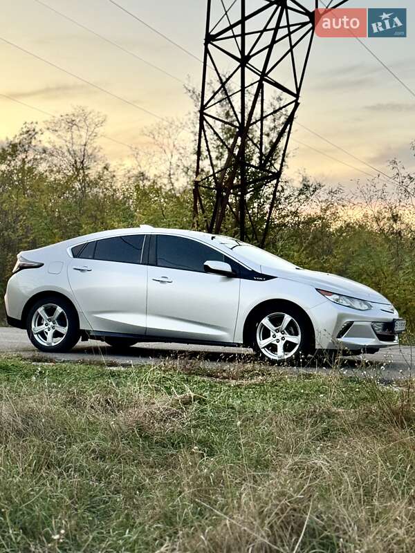 Хэтчбек Chevrolet Volt 2017 в 