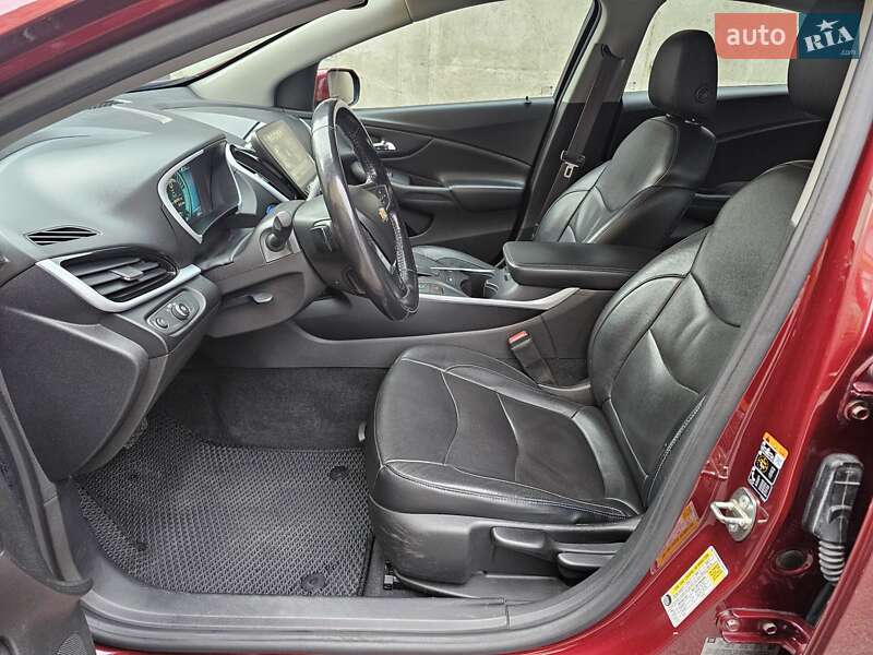 Хэтчбек Chevrolet Volt 2016 в Киеве