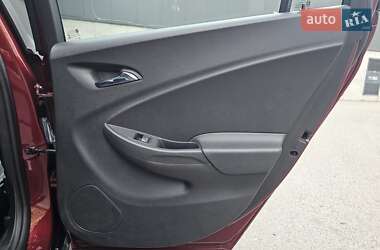 Хэтчбек Chevrolet Volt 2016 в 