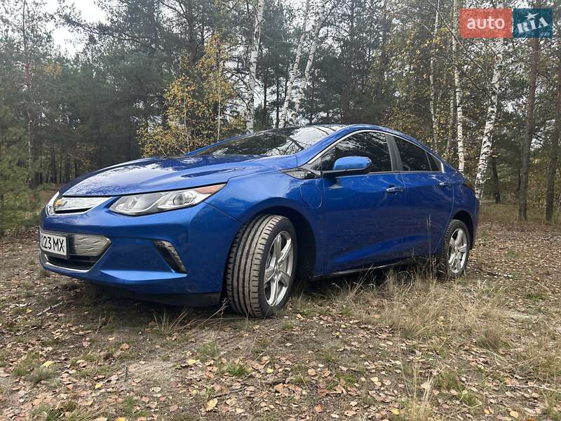 Хэтчбек Chevrolet Volt 2017 в Киеве