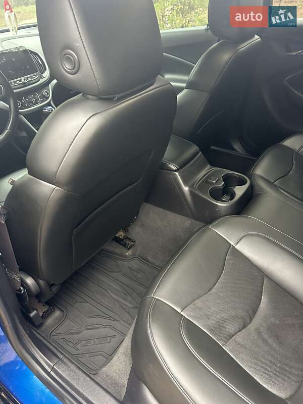 Хэтчбек Chevrolet Volt 2017 в Киеве