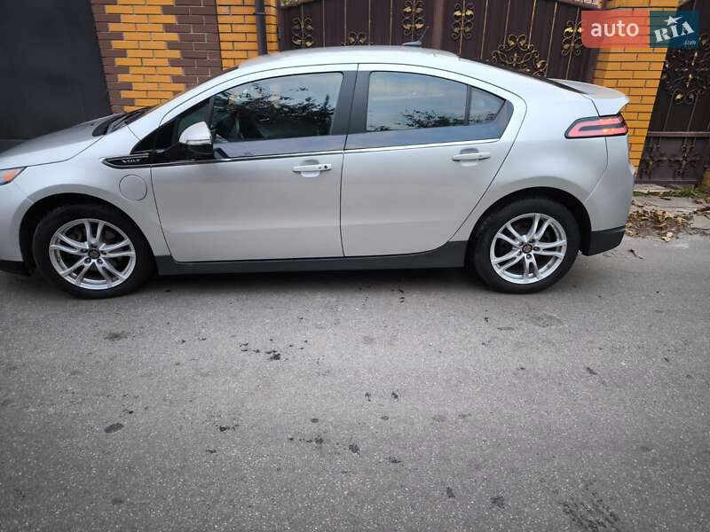 Хэтчбек Chevrolet Volt 2013 в Киеве