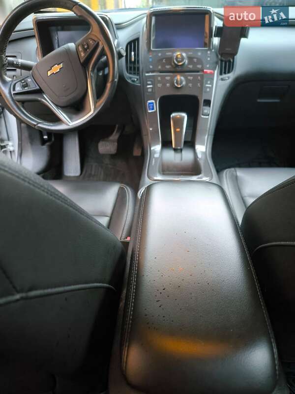 Хэтчбек Chevrolet Volt 2013 в Киеве