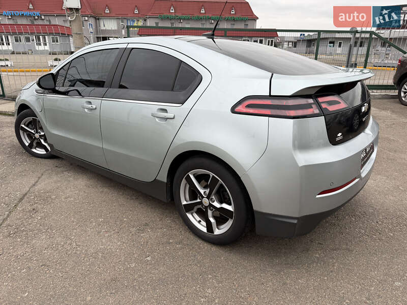 Хэтчбек Chevrolet Volt 2011 в Киеве