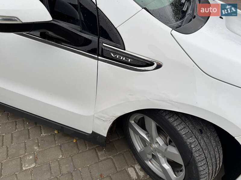 Хэтчбек Chevrolet Volt 2013 в Умани