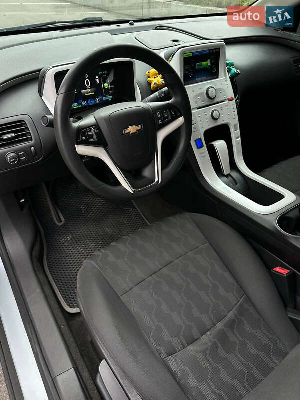 Хэтчбек Chevrolet Volt 2011 в Буче