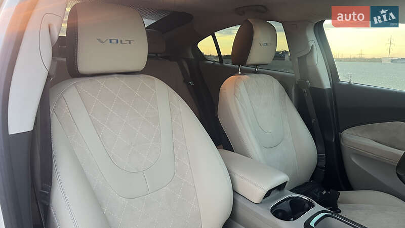 Хэтчбек Chevrolet Volt 2014 в Тернополе