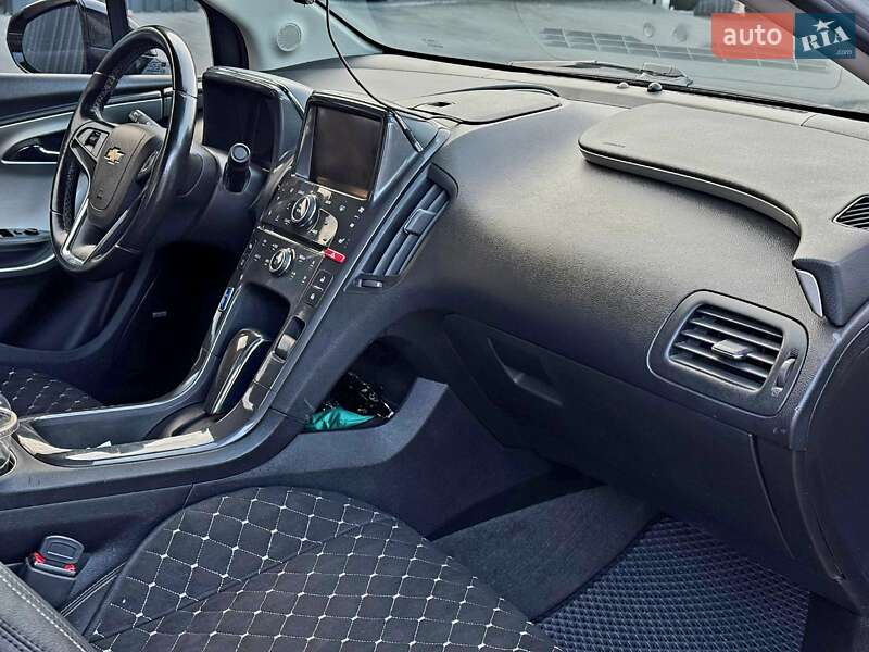 Хэтчбек Chevrolet Volt 2013 в Запорожье