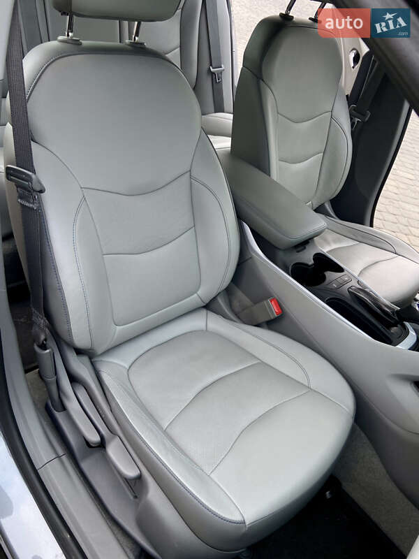 Хетчбек Chevrolet Volt 2017 в Кам'янському