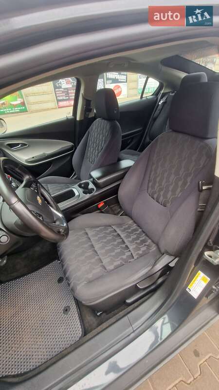 Хэтчбек Chevrolet Volt 2014 в Кривом Роге