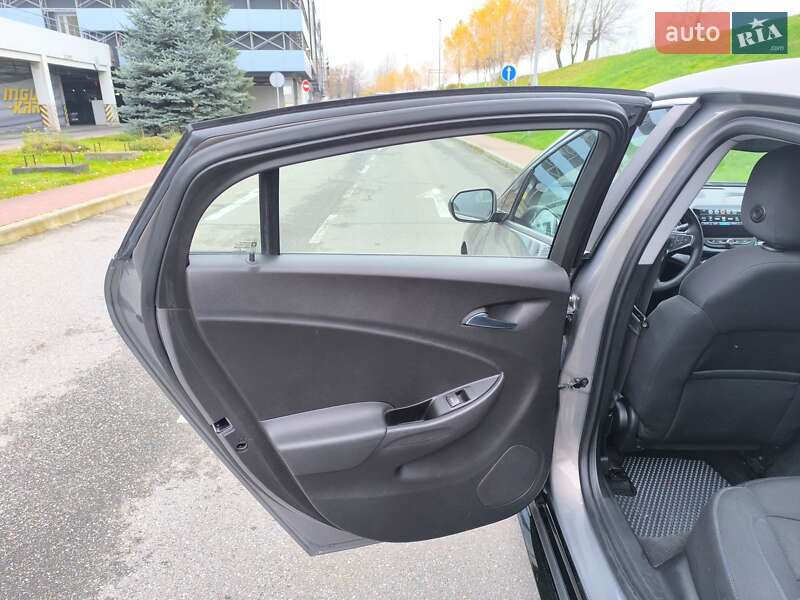 Хэтчбек Chevrolet Volt 2017 в Киеве фото 18 Хэтчбек Chevrolet Volt 2017 в Киеве