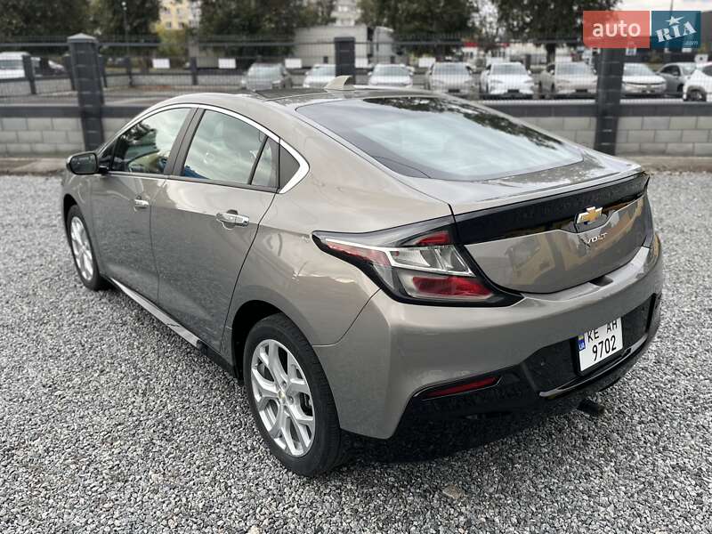Хэтчбек Chevrolet Volt 2017 в Днепре