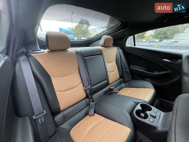 Хэтчбек Chevrolet Volt 2017 в Днепре