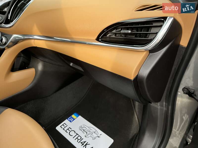 Хэтчбек Chevrolet Volt 2017 в Днепре