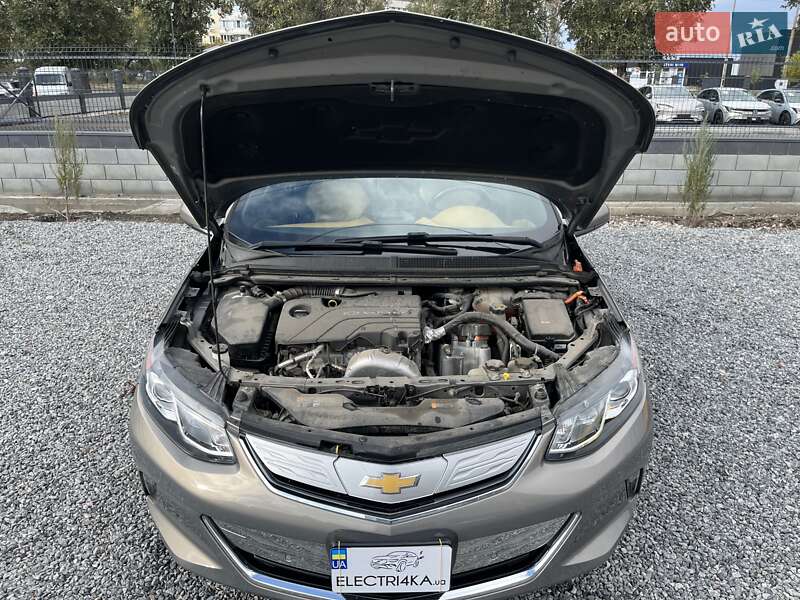 Хэтчбек Chevrolet Volt 2017 в Днепре