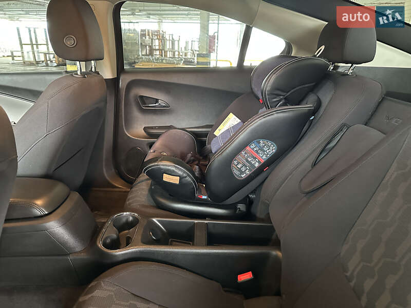 Хэтчбек Chevrolet Volt 2015 в Киеве фото 17 Хэтчбек Chevrolet Volt 2015 в Киеве