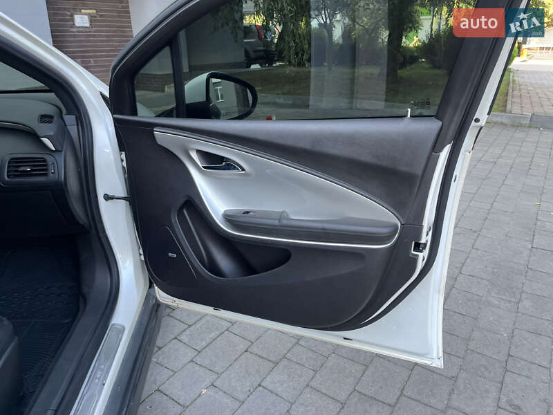 Хетчбек Chevrolet Volt 2011 в Івано-Франківську