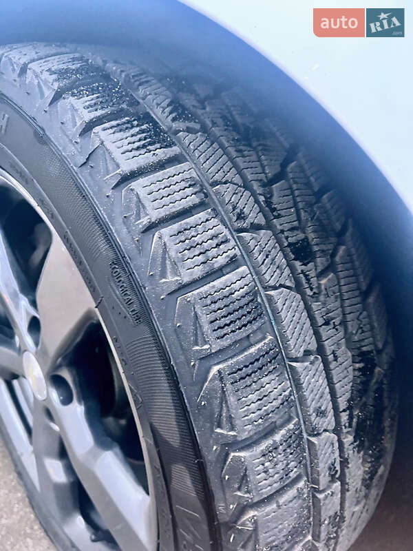 Хэтчбек Chevrolet Volt 2014 в Киеве