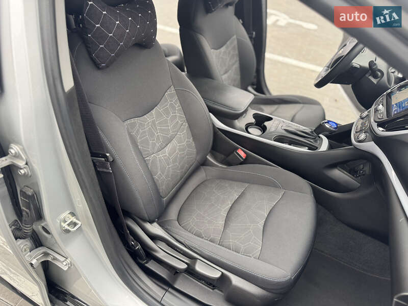 Хетчбек Chevrolet Volt 2016 в Києві