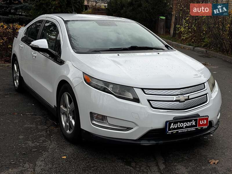 Хэтчбек Chevrolet Volt 2012 в Киеве