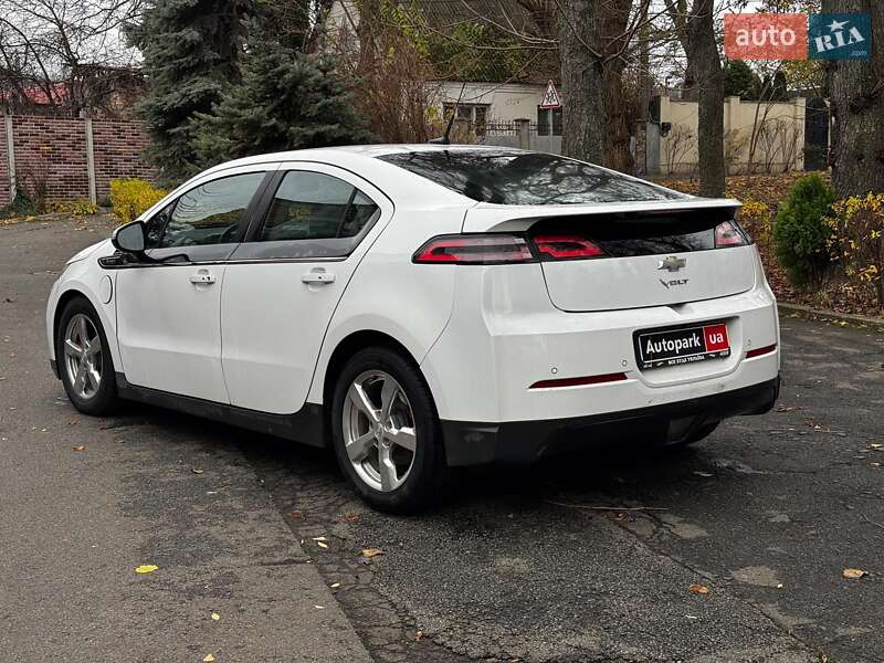 Хэтчбек Chevrolet Volt 2012 в Киеве