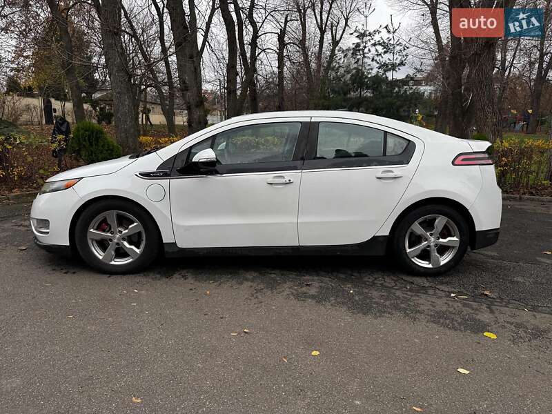 Хэтчбек Chevrolet Volt 2012 в Киеве