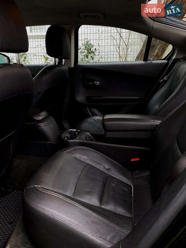 Хэтчбек Chevrolet Volt 2013 в Ирпене