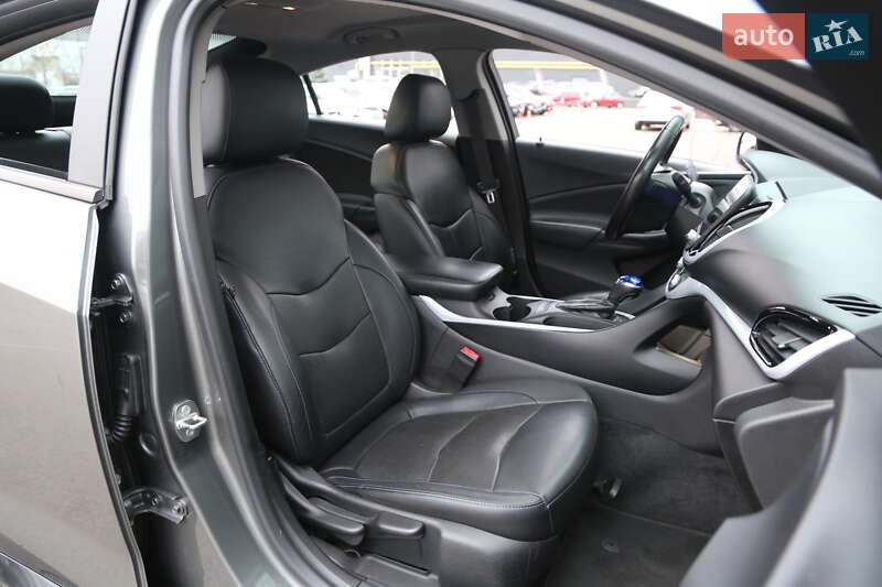 Хетчбек Chevrolet Volt 2016 в Києві