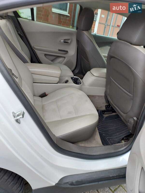 Хетчбек Chevrolet Volt 2014 в Дніпрі фото 10 Хетчбек Chevrolet Volt 2014 в Дніпрі