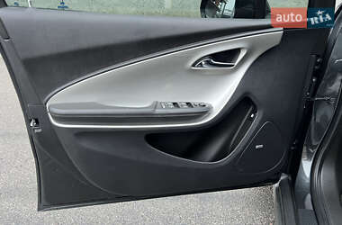 Хэтчбек Chevrolet Volt 2015 в Киеве
