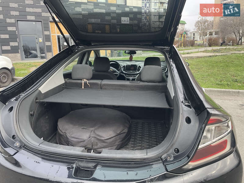 Хэтчбек Chevrolet Volt 2016 в Запорожье