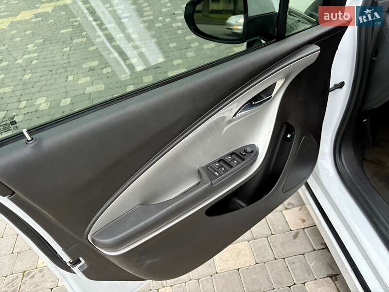 Хэтчбек Chevrolet Volt 2015 в Одессе