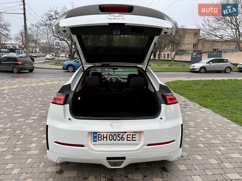 Хэтчбек Chevrolet Volt 2015 в Одессе
